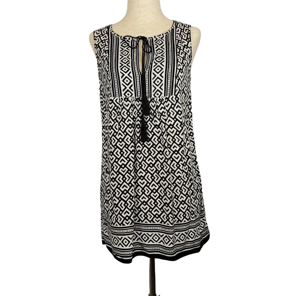 Max Studio Women Tank top sz S black & white geometrical print tassel t